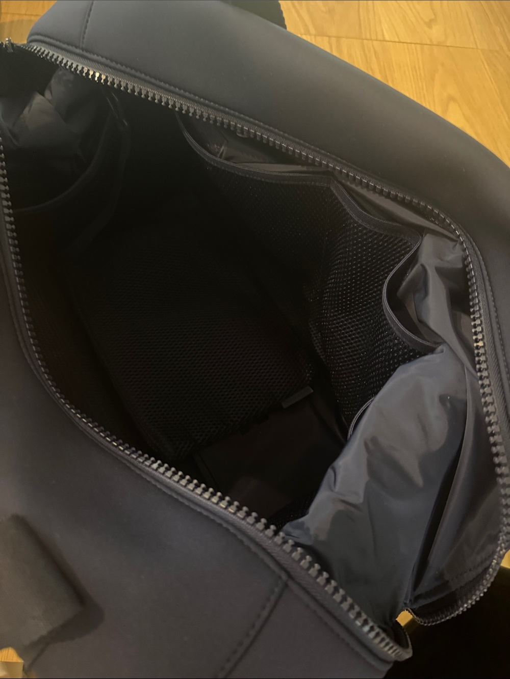 Dagne Dover Landon Carryall Neoprene Bag XL - Picture 5 of 5